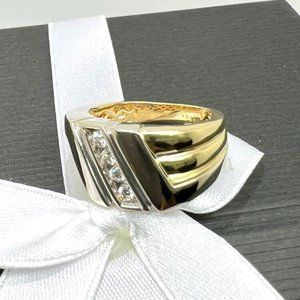 14K Yellow Gold Slanted Design Ring wth 0.08 CTS Round Brilliant Diamonds Size 8